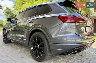 Позашляховик / Кросовер Volkswagen Touareg 2020 в 