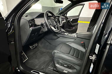 Позашляховик / Кросовер Volkswagen Touareg 2022 в 
