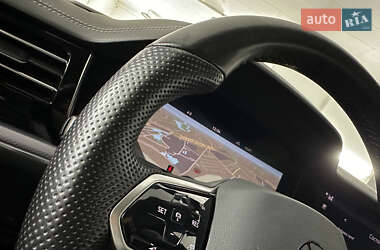 Позашляховик / Кросовер Volkswagen Touareg 2022 в 