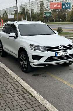Позашляховик / Кросовер Volkswagen Touareg 2016 в Зіньківі