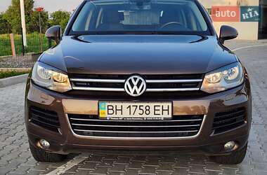 Внедорожник / Кроссовер Volkswagen Touareg 2012 в 
