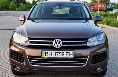 Внедорожник / Кроссовер Volkswagen Touareg 2012 в 