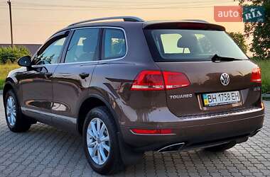 Внедорожник / Кроссовер Volkswagen Touareg 2012 в 