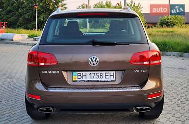 Внедорожник / Кроссовер Volkswagen Touareg 2012 в 