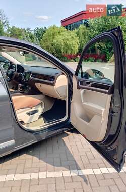 Позашляховик / Кросовер Volkswagen Touareg 2012 в  фото 31 Позашляховик / Кросовер Volkswagen Touareg 2012 в