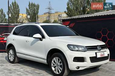 Позашляховик / Кросовер Volkswagen Touareg 2012 в 
