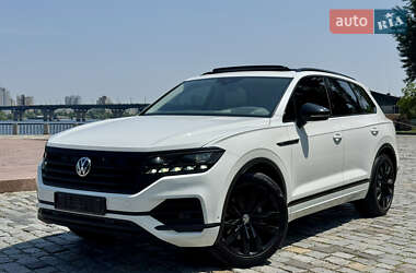 Позашляховик / Кросовер Volkswagen Touareg 2019 в Києві