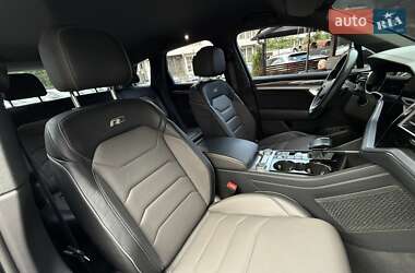 Внедорожник / Кроссовер Volkswagen Touareg 2020 в 