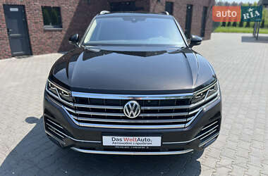 Внедорожник / Кроссовер Volkswagen Touareg 2018 в 