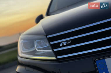 Внедорожник / Кроссовер Volkswagen Touareg 2016 в 