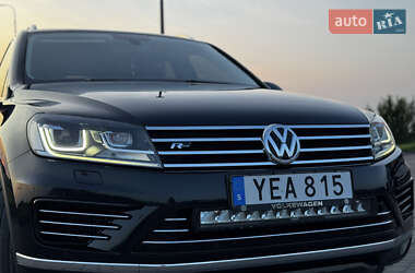 Внедорожник / Кроссовер Volkswagen Touareg 2016 в 