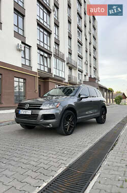 Позашляховик / Кросовер Volkswagen Touareg 2013 в Надвірній