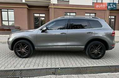 Внедорожник / Кроссовер Volkswagen Touareg 2013 в 