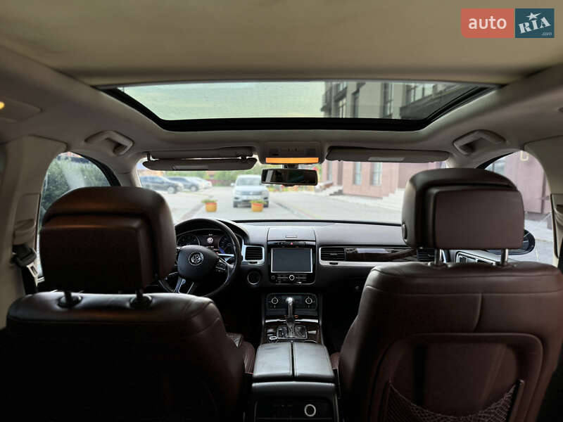 Позашляховик / Кросовер Volkswagen Touareg 2013 в Надвірній