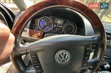 Внедорожник / Кроссовер Volkswagen Touareg 2005 в 