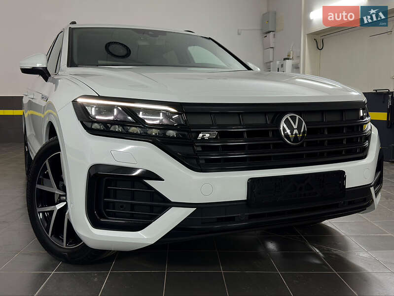 Внедорожник / Кроссовер Volkswagen Touareg 2021 в Казатине