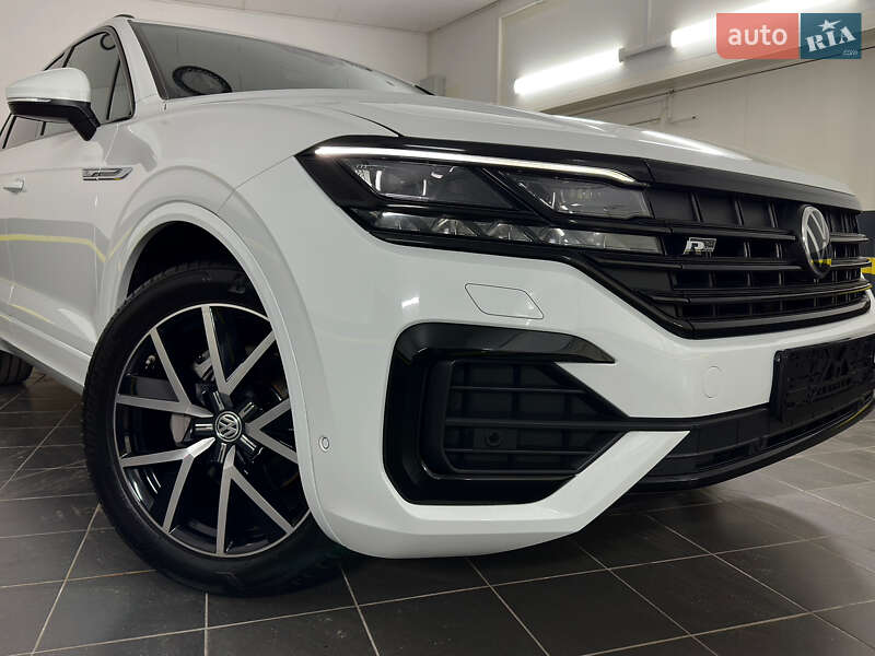 Внедорожник / Кроссовер Volkswagen Touareg 2021 в Казатине