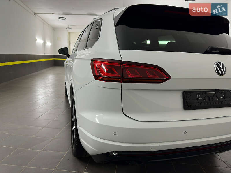 Внедорожник / Кроссовер Volkswagen Touareg 2021 в Казатине