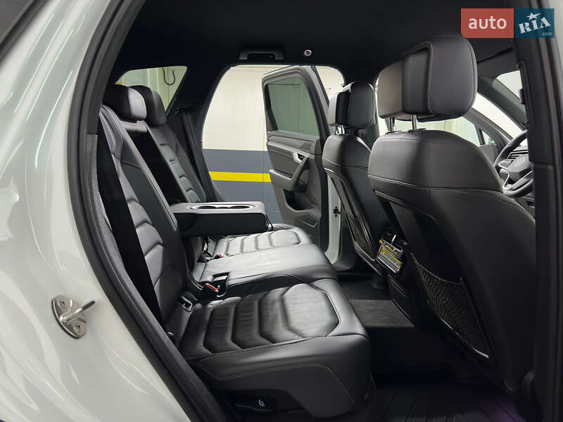 Внедорожник / Кроссовер Volkswagen Touareg 2021 в Казатине