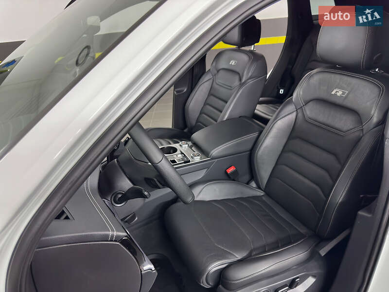 Внедорожник / Кроссовер Volkswagen Touareg 2021 в Казатине