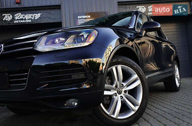 Позашляховик / Кросовер Volkswagen Touareg 2011 в 