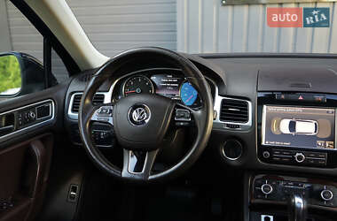 Позашляховик / Кросовер Volkswagen Touareg 2011 в 