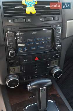 Позашляховик / Кросовер Volkswagen Touareg 2007 в 