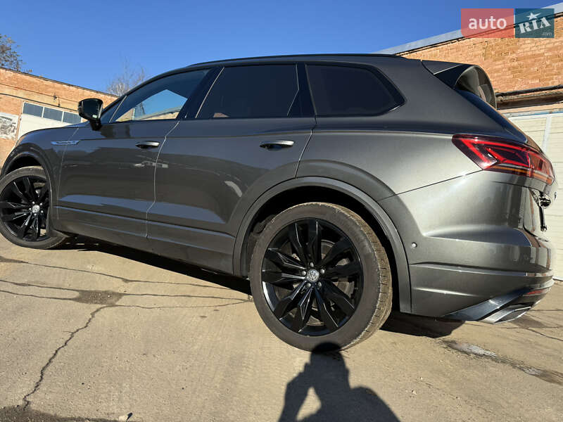 Позашляховик / Кросовер Volkswagen Touareg 2019 в Вінниці