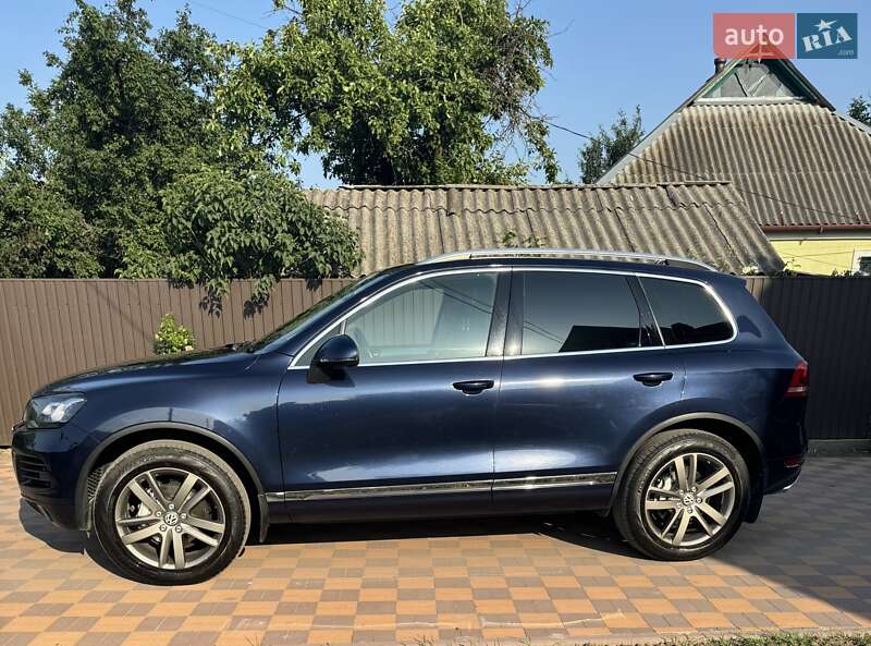 Внедорожник / Кроссовер Volkswagen Touareg 2011 в Ракитном