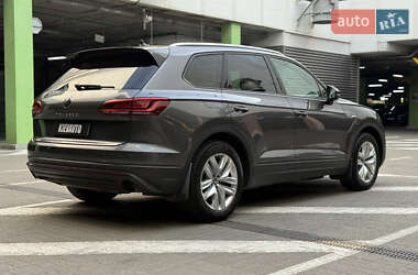 Позашляховик / Кросовер Volkswagen Touareg 2020 в 