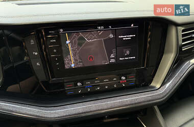 Позашляховик / Кросовер Volkswagen Touareg 2020 в 