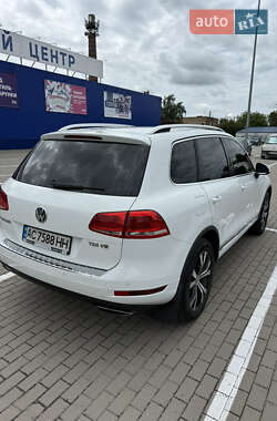 Внедорожник / Кроссовер Volkswagen Touareg 2013 в 