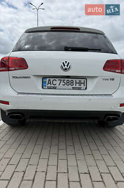 Внедорожник / Кроссовер Volkswagen Touareg 2013 в 