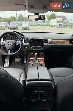 Внедорожник / Кроссовер Volkswagen Touareg 2013 в 