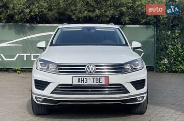 Внедорожник / Кроссовер Volkswagen Touareg 2017 в 