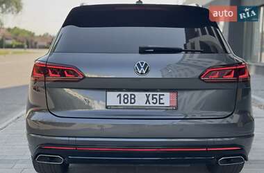 Позашляховик / Кросовер Volkswagen Touareg 2018 в 