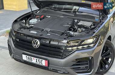 Позашляховик / Кросовер Volkswagen Touareg 2018 в 