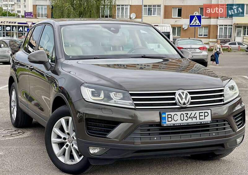 Позашляховик / Кросовер Volkswagen Touareg 2016 в 