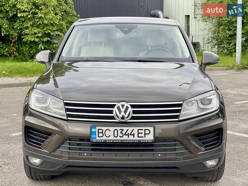 Позашляховик / Кросовер Volkswagen Touareg 2016 в Львові