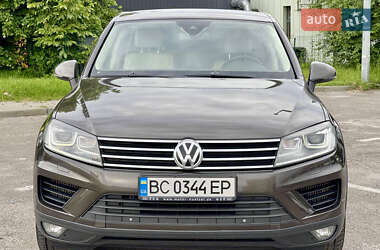 Позашляховик / Кросовер Volkswagen Touareg 2016 в 