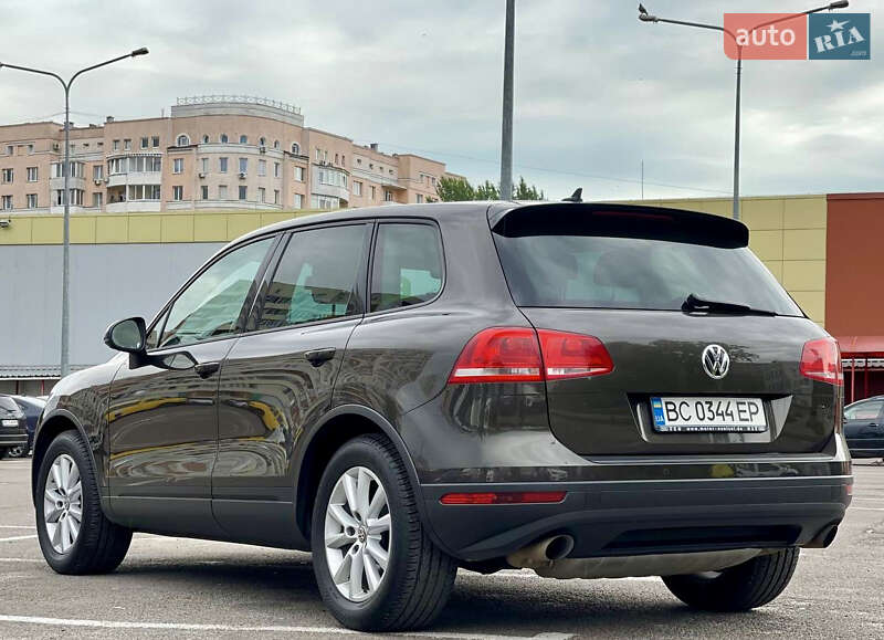 Позашляховик / Кросовер Volkswagen Touareg 2016 в Львові