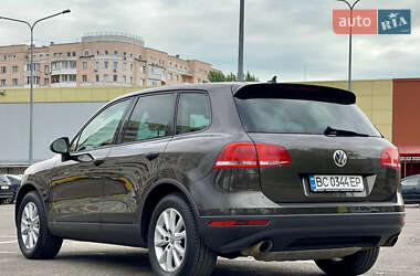 Позашляховик / Кросовер Volkswagen Touareg 2016 в 