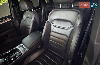 Внедорожник / Кроссовер Volkswagen Touareg 2019 в 