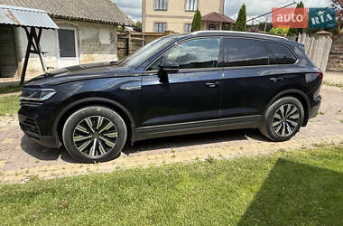 Позашляховик / Кросовер Volkswagen Touareg 2020 в Тернополі