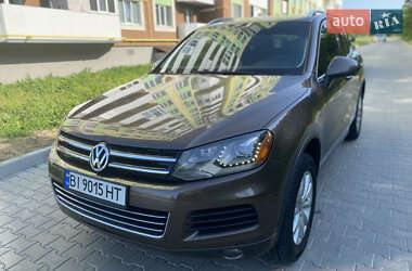 Позашляховик / Кросовер Volkswagen Touareg 2011 в Полтаві