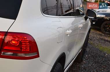 Внедорожник / Кроссовер Volkswagen Touareg 2012 в 