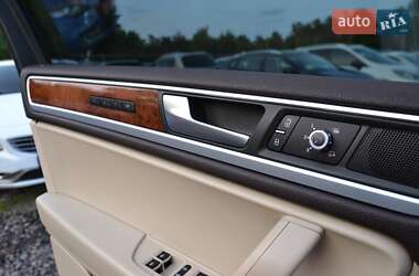 Внедорожник / Кроссовер Volkswagen Touareg 2012 в 