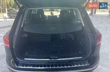 Внедорожник / Кроссовер Volkswagen Touareg 2014 в 