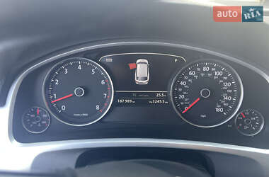 Внедорожник / Кроссовер Volkswagen Touareg 2014 в 