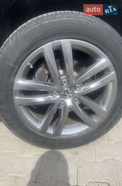 Внедорожник / Кроссовер Volkswagen Touareg 2014 в 